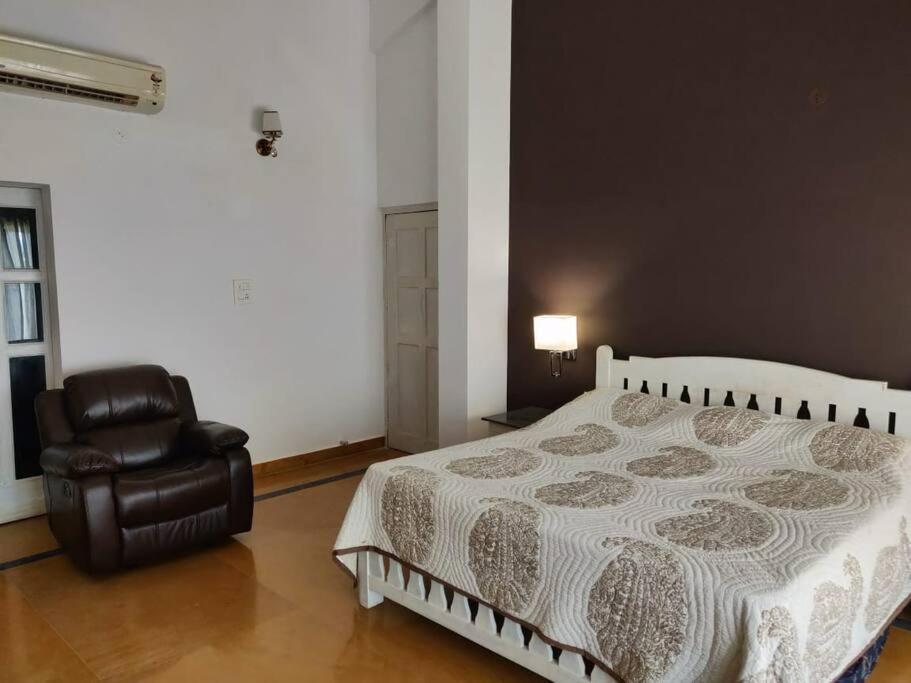 Villa Nazuri W Caretaker Candolim Eksteriør billede